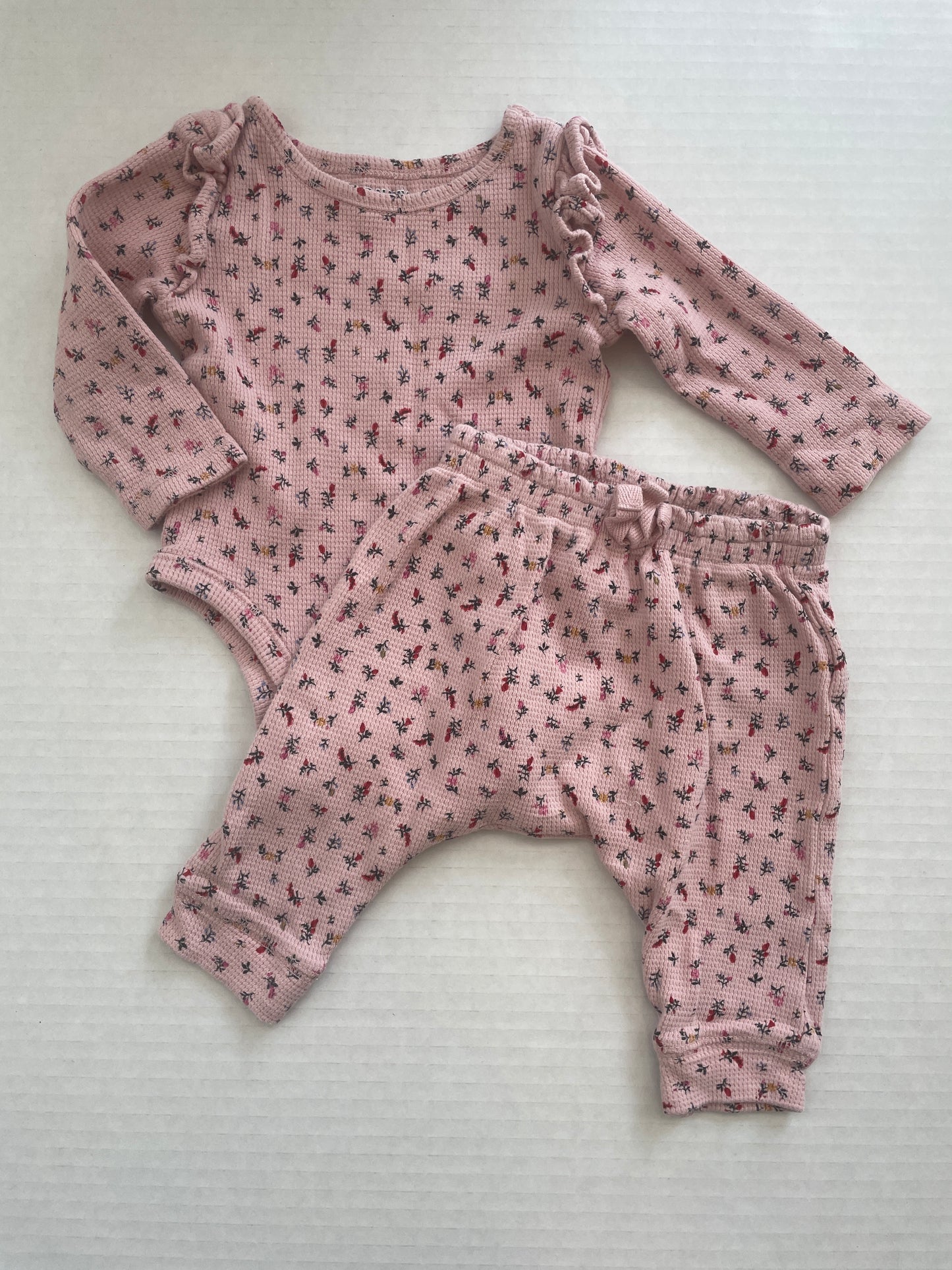 Old Navy Girl Set 3-6 Month