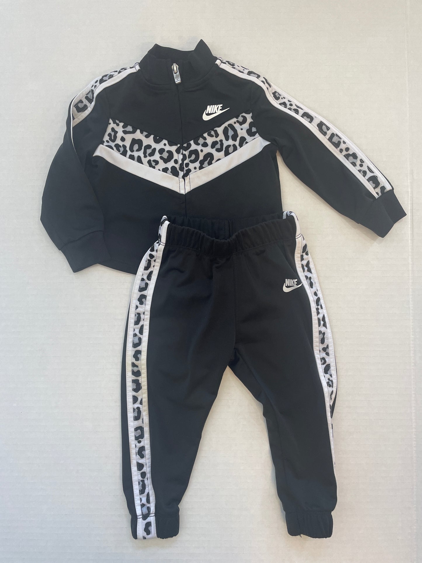 Nike Girl Jogger Set 12 Month